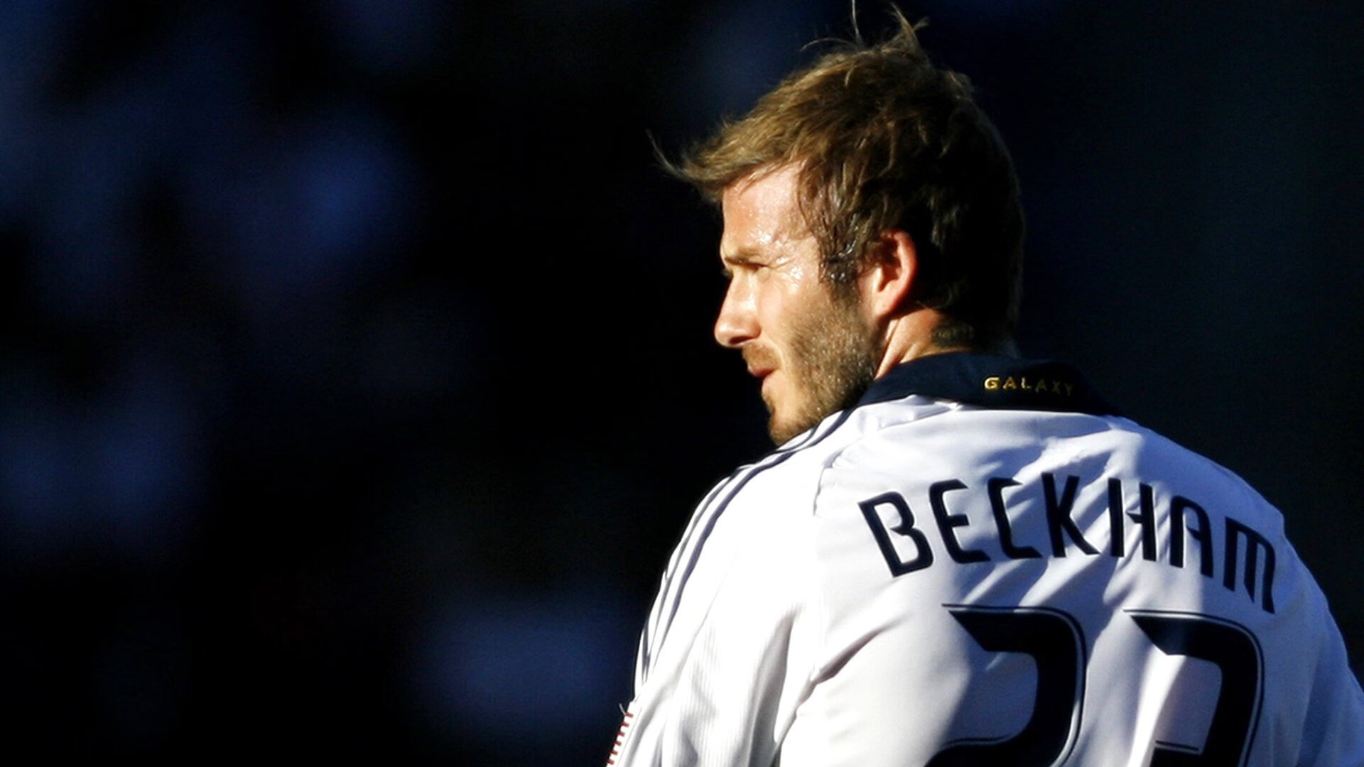 德国男子场地自行车选手在竞速赛中获得第六名，德国骑自行车